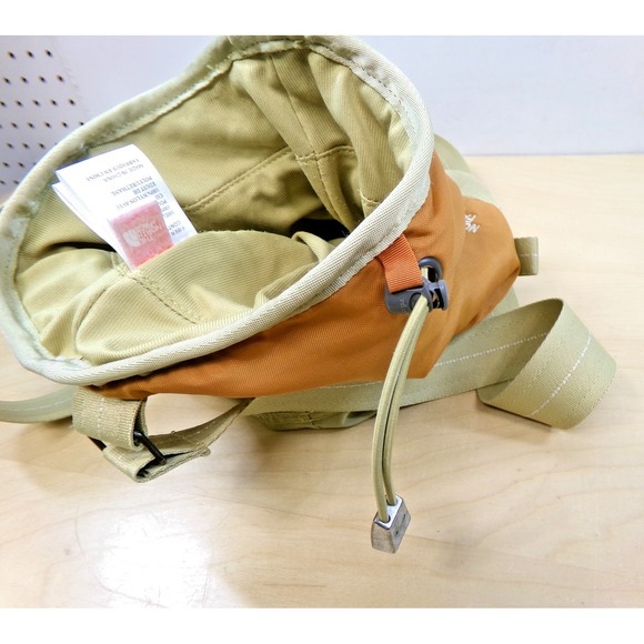The North Face Lightweight Chalk Sports Climbing Bag Shoulder Bag - Picture 8 of 9